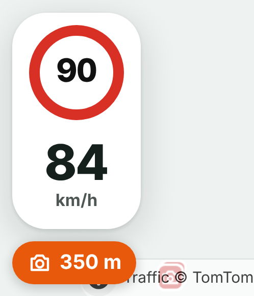 Papan had laju 90, kelajuan 84 km/j, kamera 350 m di depan